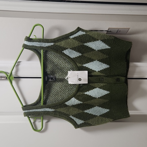 SOLD!!! FOREVER 21 CROPPED SWEATER VEST - Picture 1 of 3